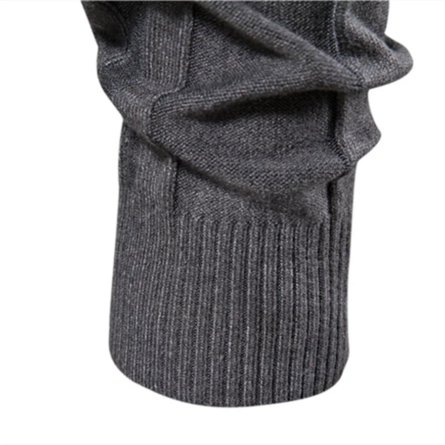 Maglione da uomo a collo alto a coste, vestibilità aderente, disponibile in diversi colori