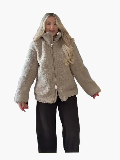 Chaqueta estilo peluche para mujer – Look a la moda y confort óptimo para el invierno