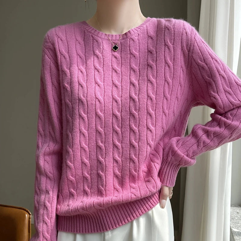 Damenpullover mit Rundhalsausschnitt aus Zopfmuster-Strick mit langen Ärmeln in Rosa