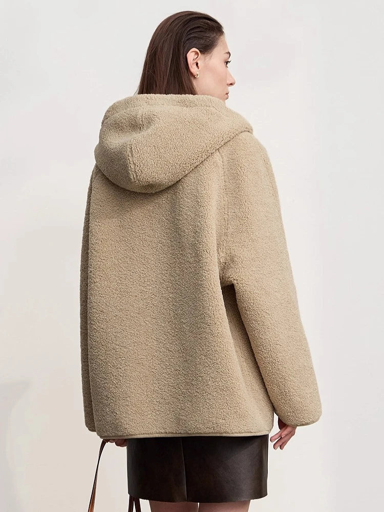 Giacca con cappuccio beige/cachi in tessuto morbido foderato effetto montone da donna