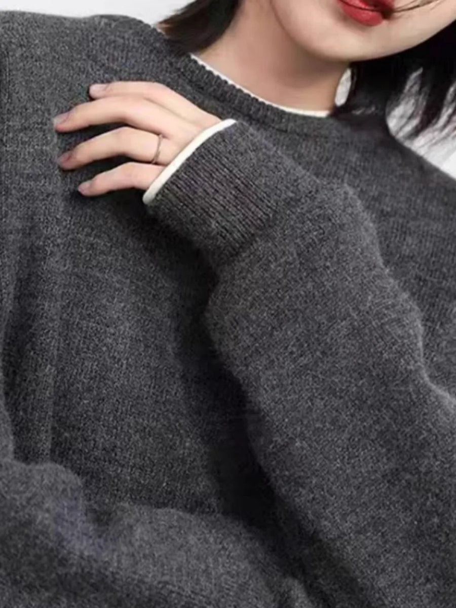 Pullover da donna grigio scuro con collo rotondo e vestibilità ampia