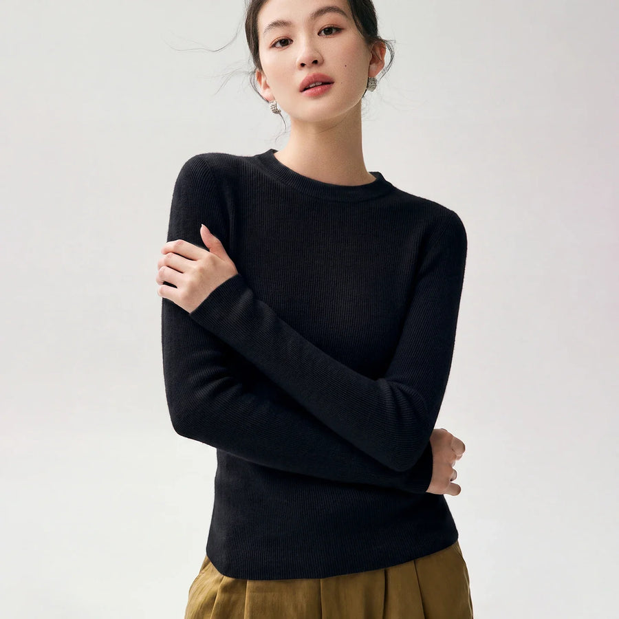 Pull fin côtelé femme à manches longues et col rond gris
