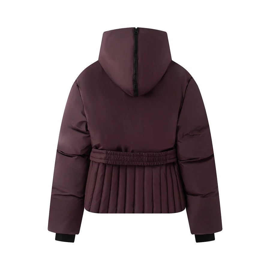 Chaqueta acolchada corta entallada para mujer con cinturón y cuello alto