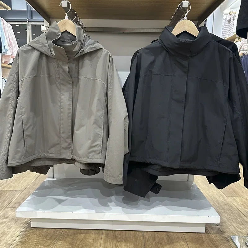 Blouson court à capuche femme avec cordon de serrage taille, couleur unie