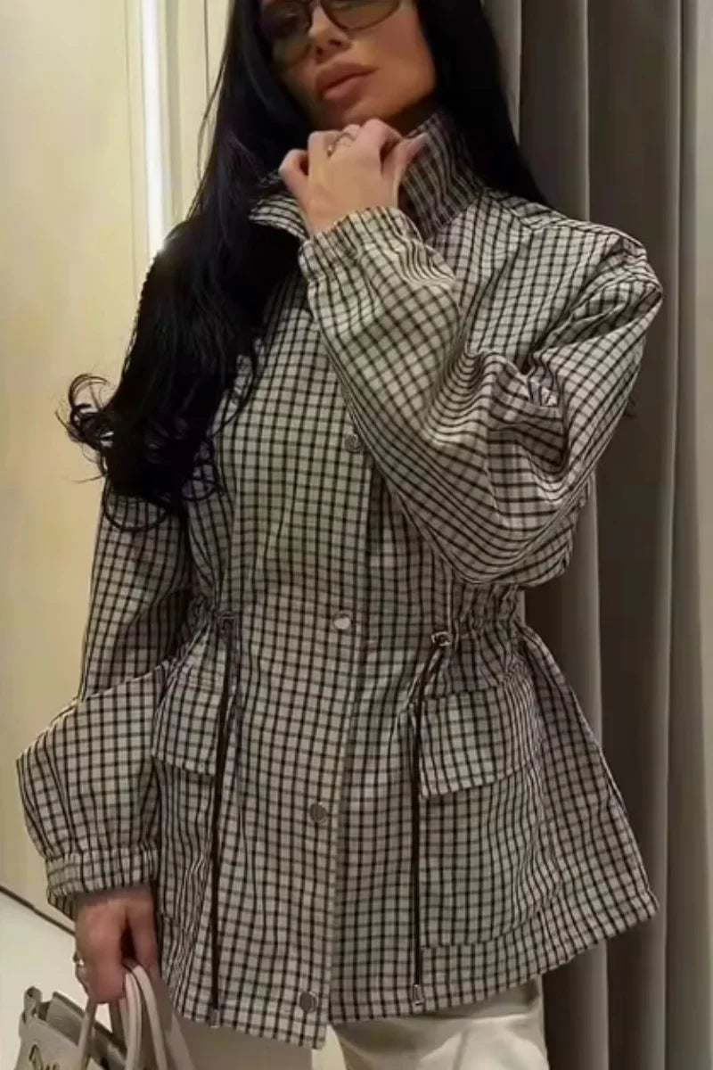 Veste légère femme à carreaux beige et noir avec cordon de serrage taille