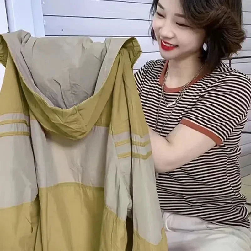 Giacca bicolore casual da donna con cappuccio, stile sportivo, verde e beige