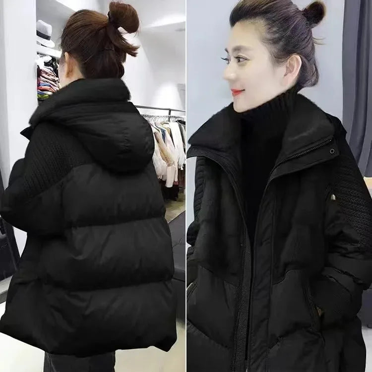 Doudoune matelassée Femme avec capuche et détails en maille et fausse fourrure beige