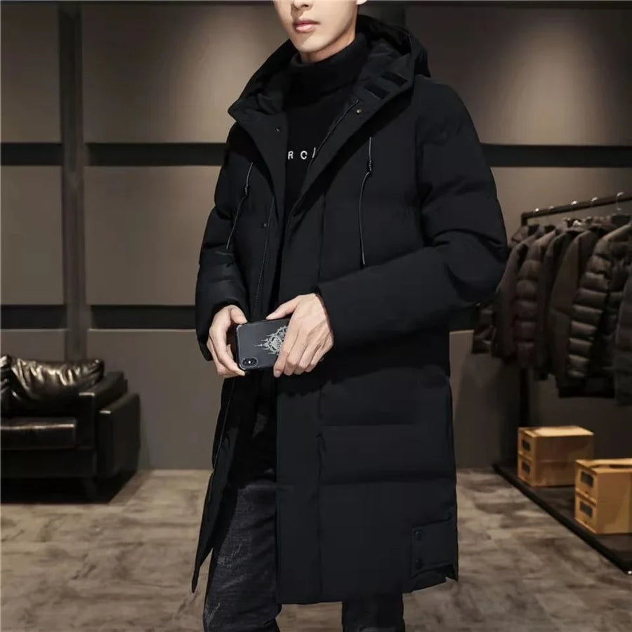 Cappotto invernale lungo trapuntato con cappuccio da uomo, disponibile in diversi colori