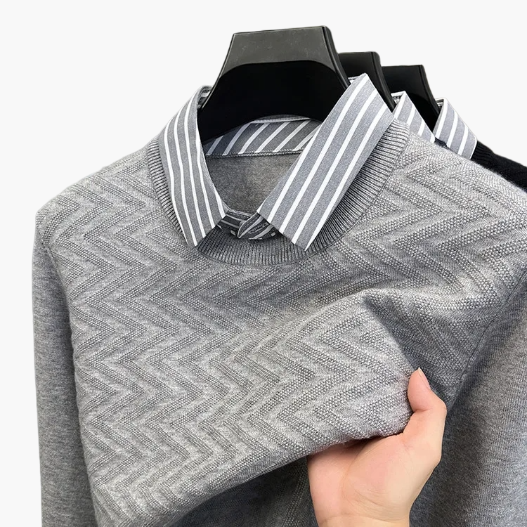 Herrestrik med skjortekrave og lag-på-lag-effekt, casual chic stil, ideel til kontor og hverdag