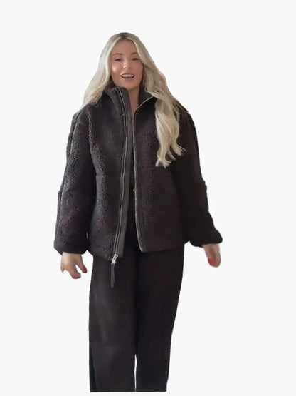 Chaqueta estilo peluche para mujer – Look a la moda y confort óptimo para el invierno