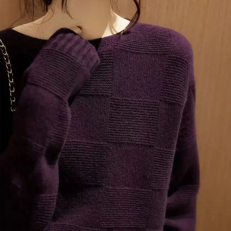 Lilla pullover til kvinder i tekstureret strik med lange ærmer og rund hals