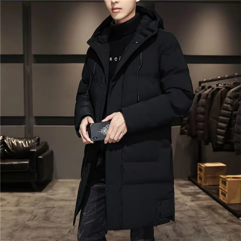 Cappotto invernale lungo trapuntato con cappuccio da uomo, disponibile in diversi colori