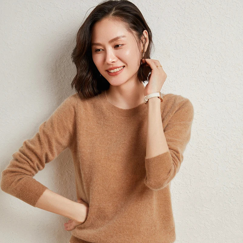 Women's soft-knit solid-color crew-neck long-sleeve sweater
