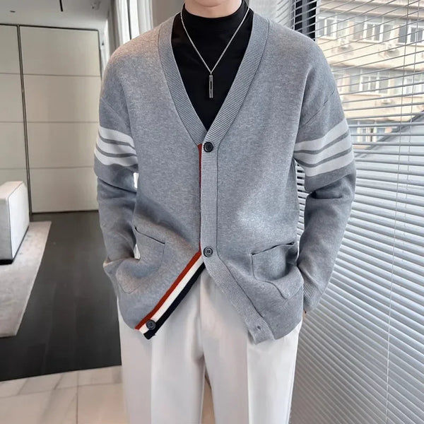 Cardigan Homme Col V Boutonné à Rayures sur les Manches et Détails Tricolores