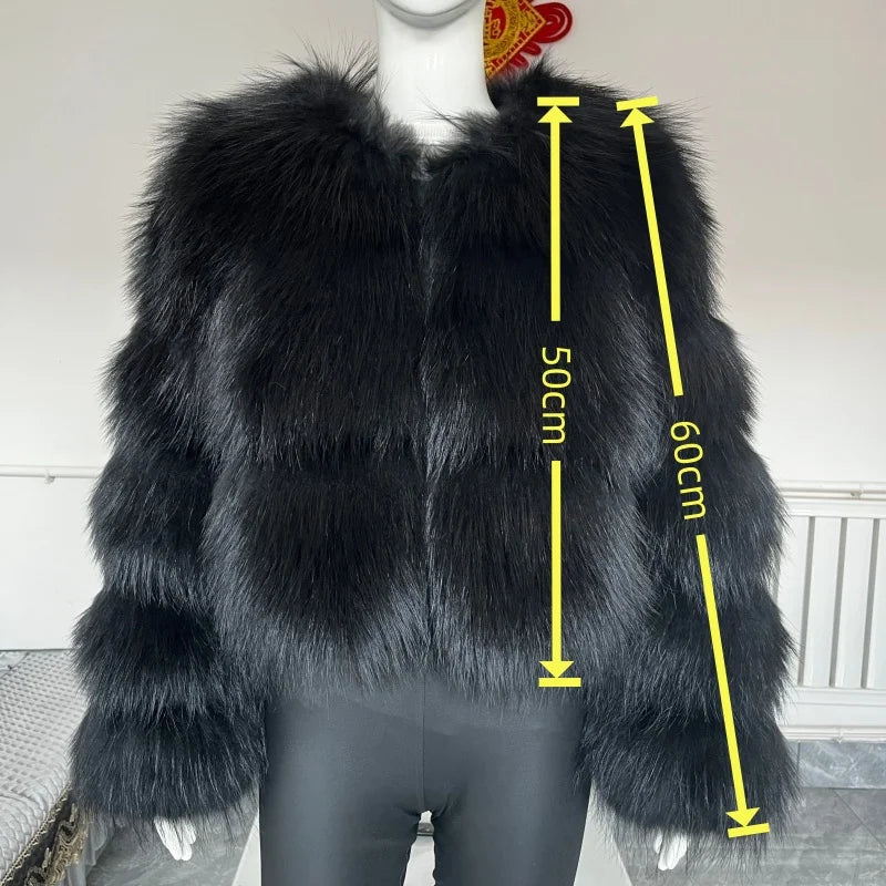 Kurze Damenjacke aus strukturiertem Kunstpelz, weit geschnitten, in verschiedenen Farben