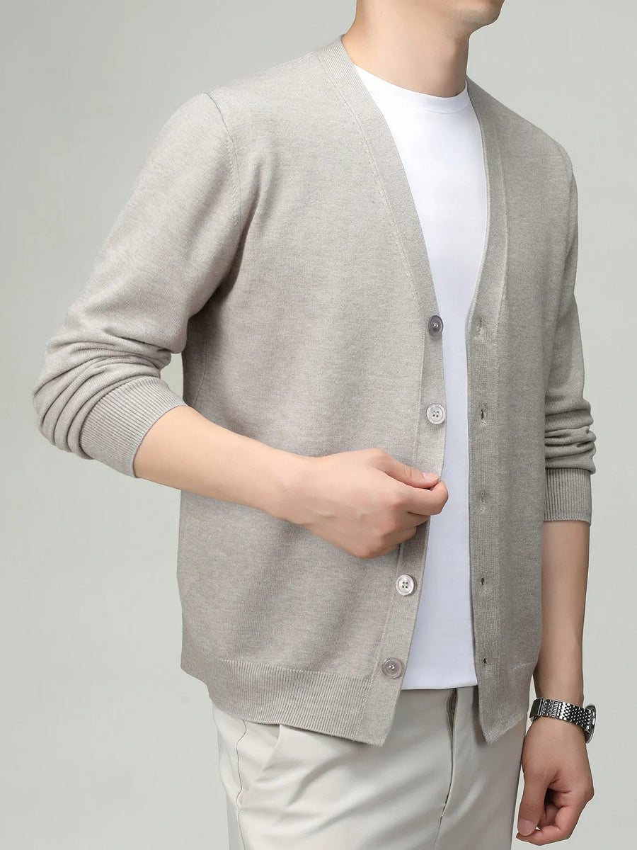 Chaleco cardigan ligero de color liso para hombre con cuello de pico, botones y mangas largas