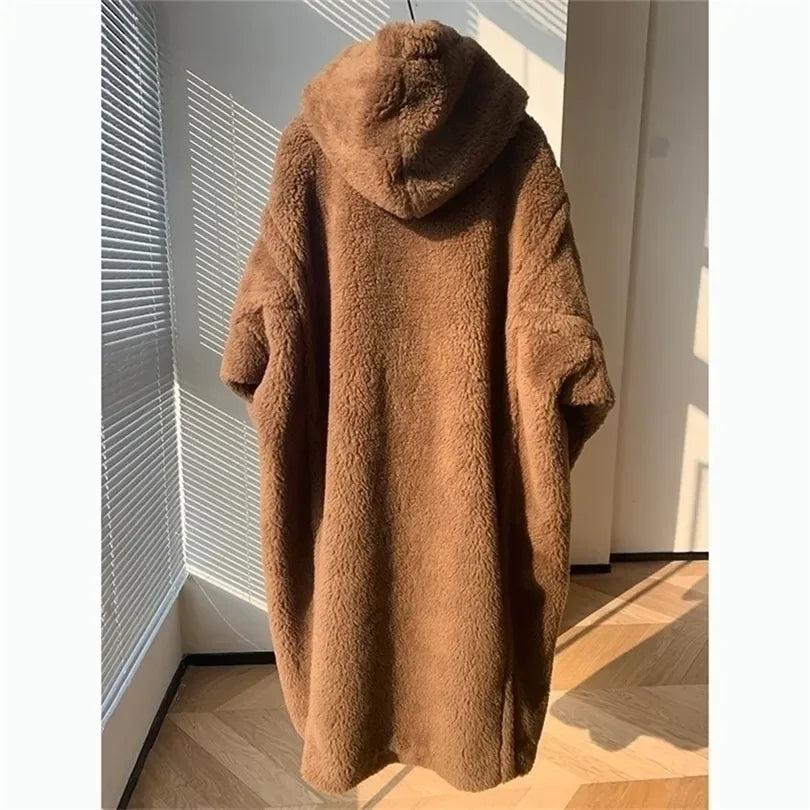 Cappotto lungo con cappuccio in morbido tessuto effetto peluche marrone