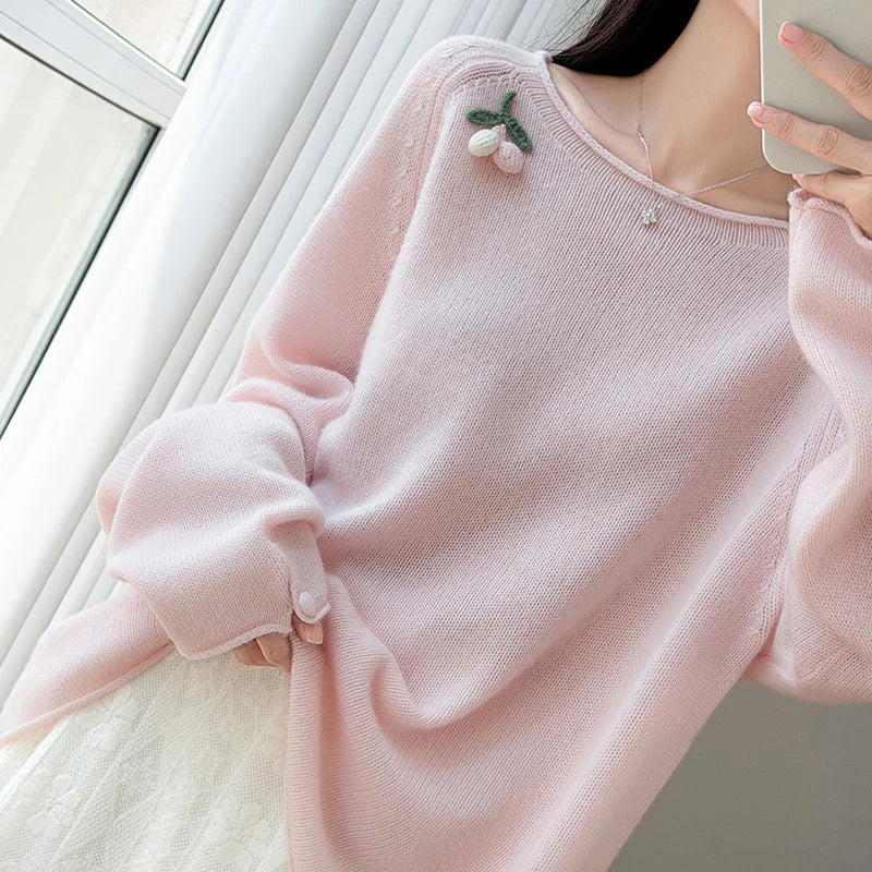 Oversized pullover til kvinder med lange ærmer og broderet mønster - fås i flere farver