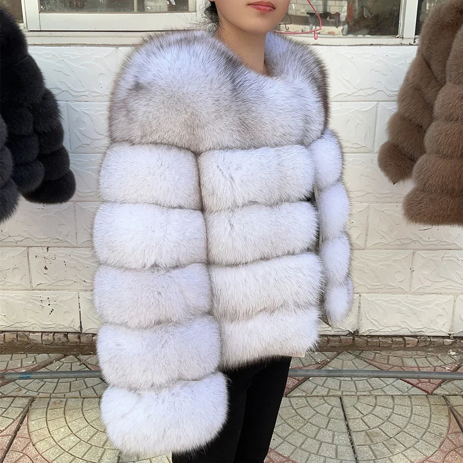Chaqueta corta de mujer de piel sintética con bandas horizontales, cuello redondo, gris claro