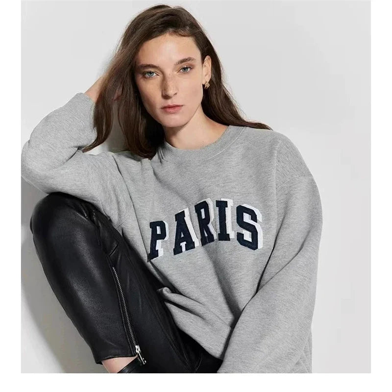 Sweatshirt til kvinder med rund hals og print i grå, bordeaux, sort eller hvid