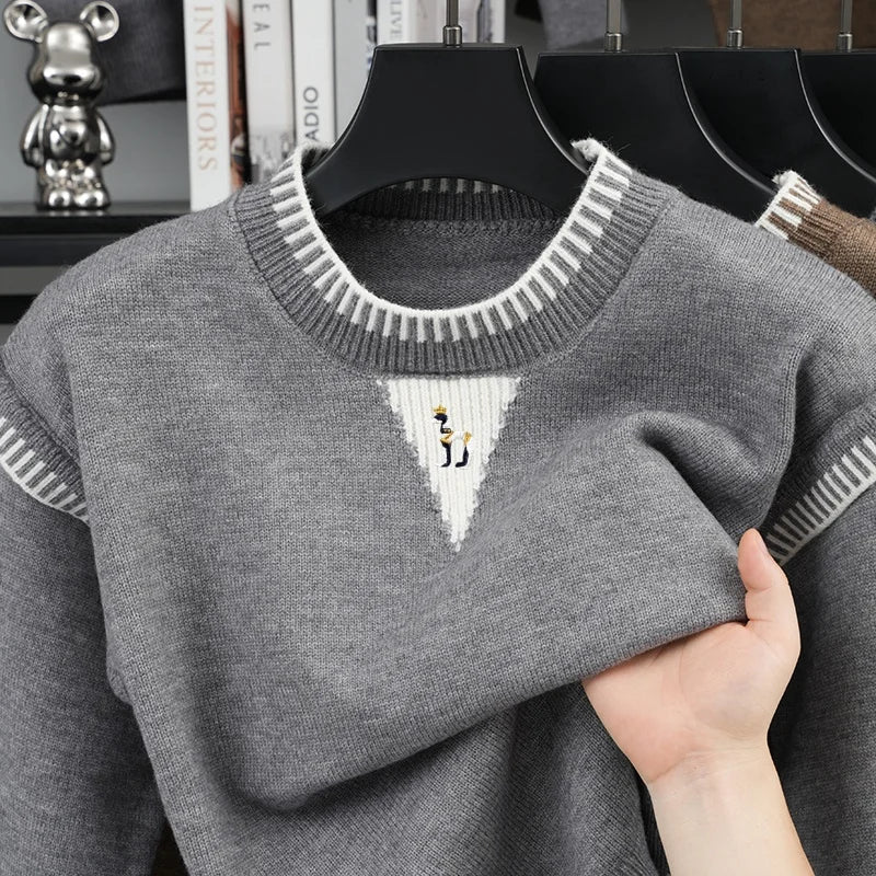 Pull homme col rond motif brodé contrastant tricot à rayures manches longues gris