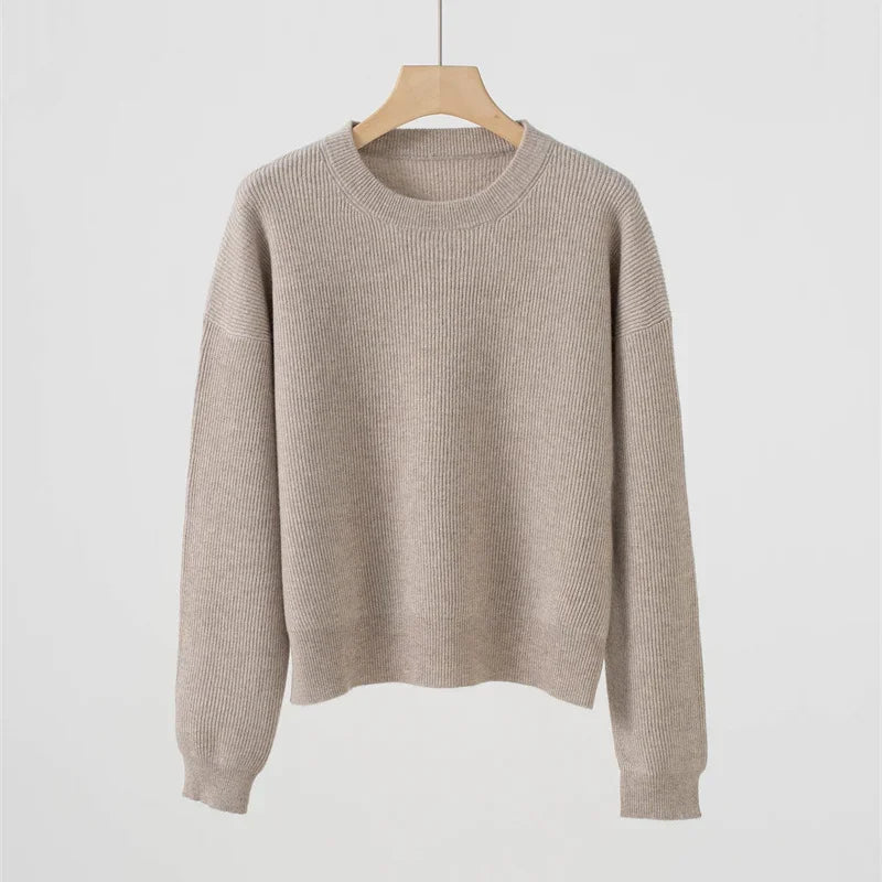 Maglione da donna a coste con scollo rotondo e maniche lunghe