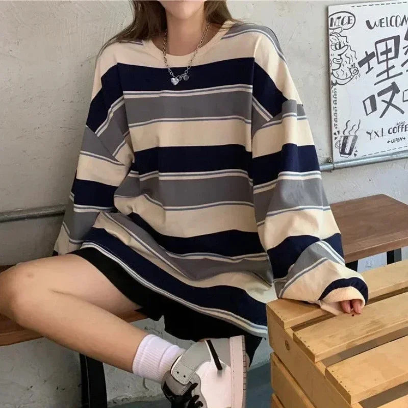 Loose-Fit Striped Long-Sleeve Crew-Neck T-Shirt