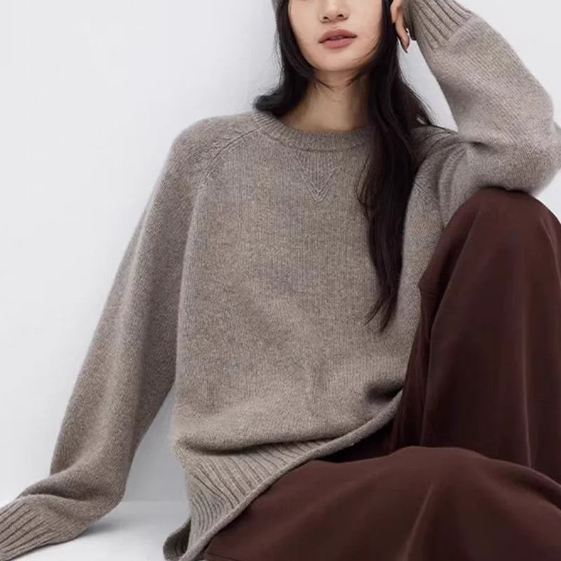 Oversize-Pullover aus feinem Strick mit Rundhalsausschnitt in Dunkelgrau