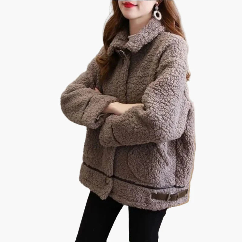 Oversized damejakke i trendy, avslappet høst-vinterstil
