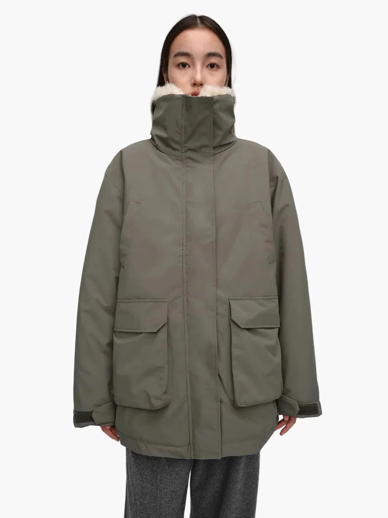 Cappotto invernale donna stile casual con collo foderato e tasche ampie