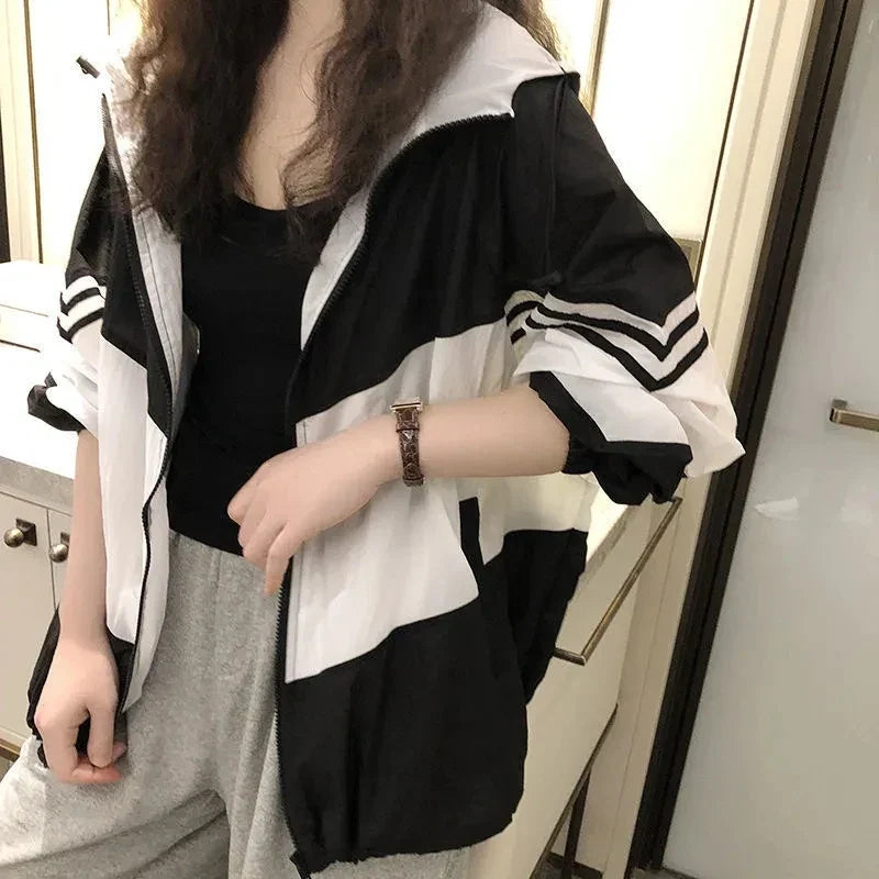 Giacca bicolore casual da donna con cappuccio, stile sportivo, verde e beige