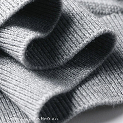 Herrestrik med skjortekrave og lag-på-lag-effekt, casual chic stil, ideel til kontor og hverdag