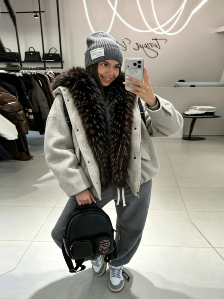 Veste courte femme coupe ample grise avec col et doublure d'aspect fourrure