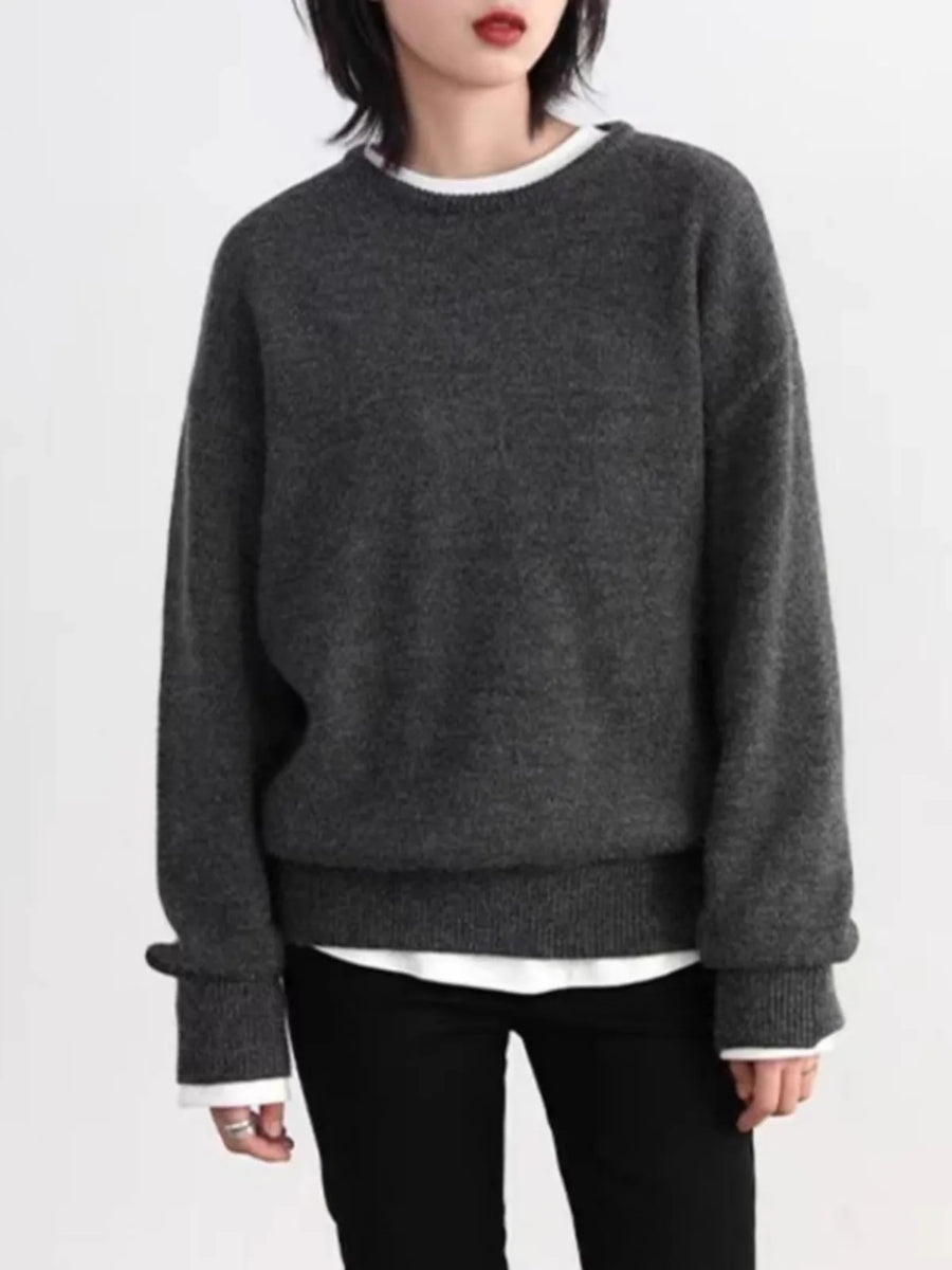Pullover da donna grigio scuro con collo rotondo e vestibilità ampia