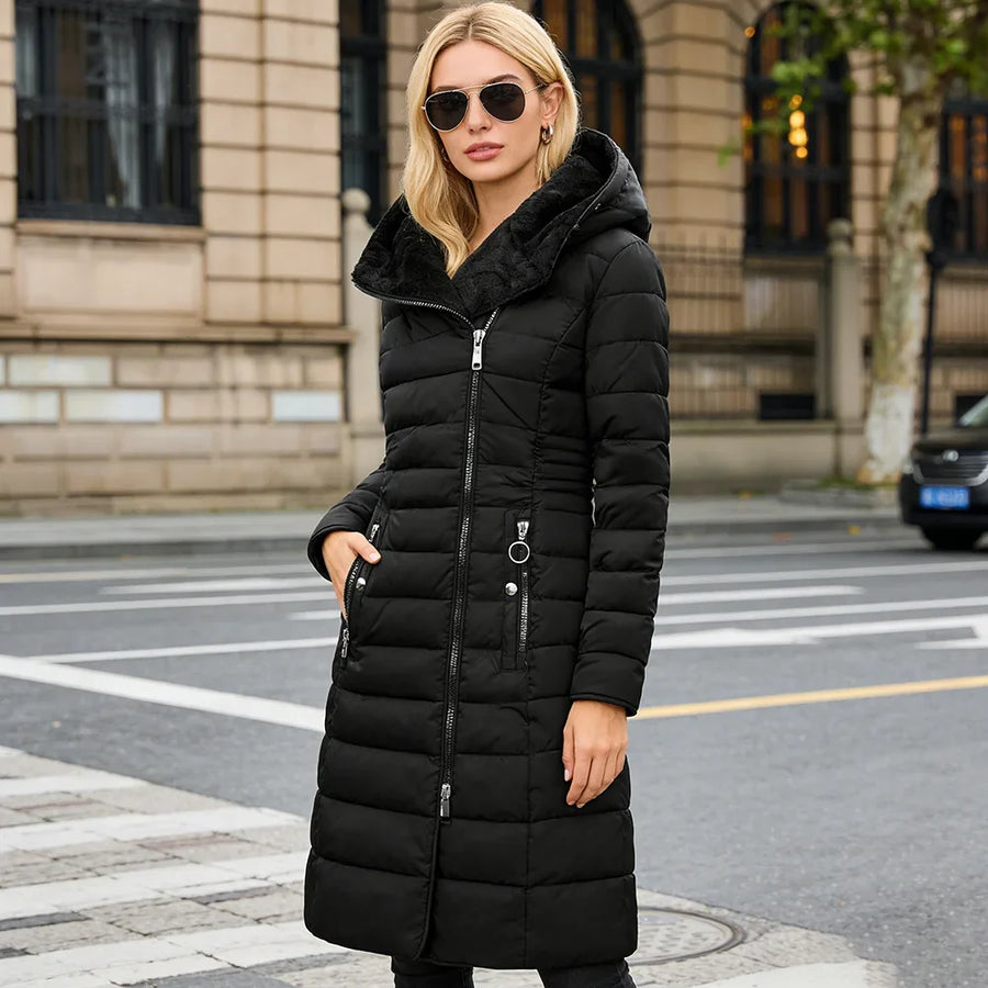 Cappotto lungo trapuntato nero da donna con cappuccio e fodera calda