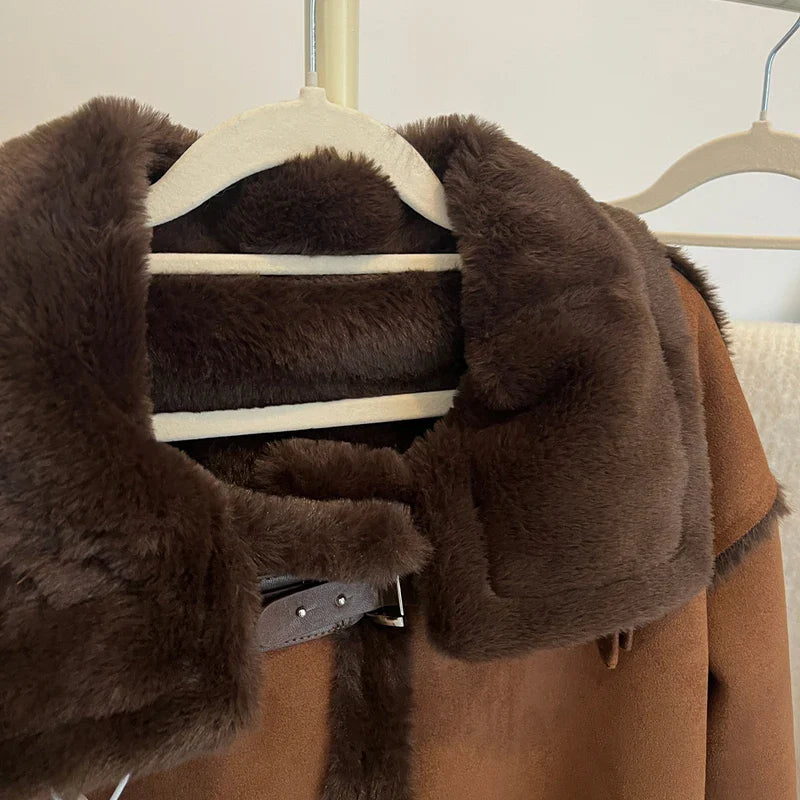 Chaqueta de mujer estilo aviador de moda para un look urbano casual
