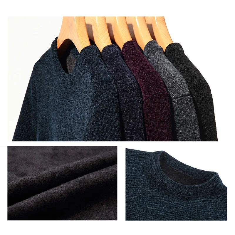Weicher, einfarbiger Herrenpullover mit Rundhalsausschnitt, langen Ärmeln und klassischer Passform