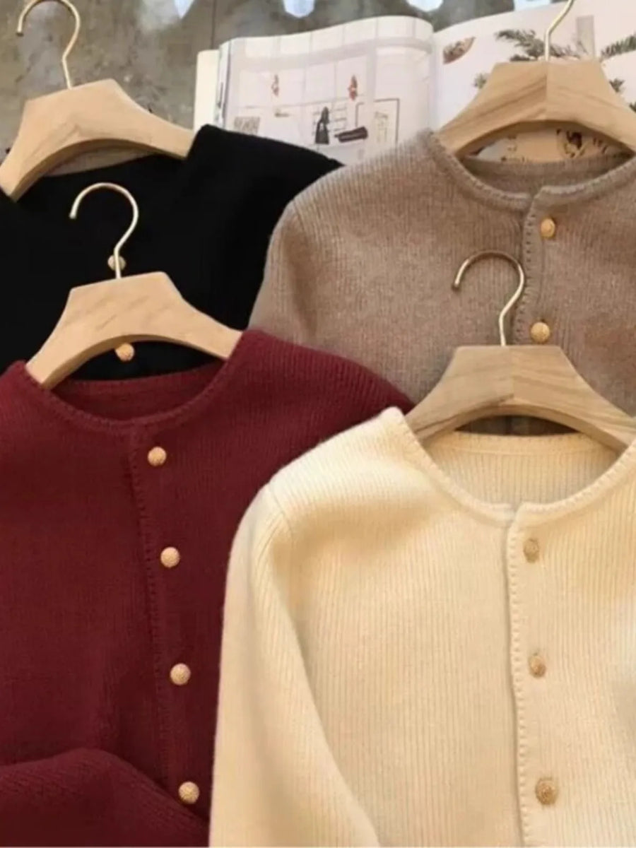 Cardigan da donna in maglia sottile con bottoni dorati, scollo rotondo e maniche lunghe