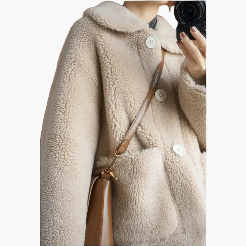 Manteau court femme style décontracté hiver, coupe ample, idéal pour tenues cosy