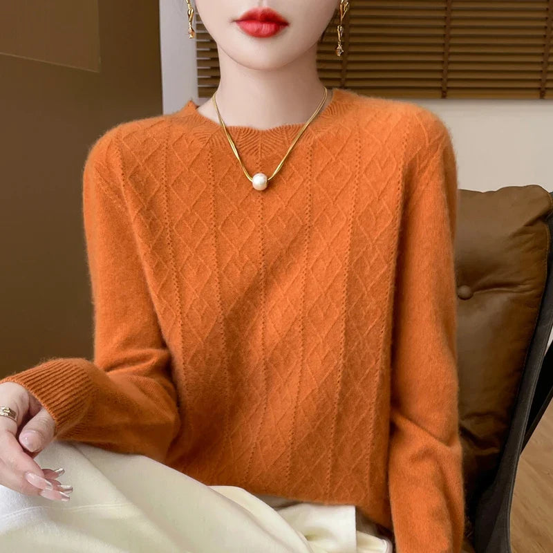 Mjuk damtröja med rund halsringning, jacquardmönster med romber och långa ärmar