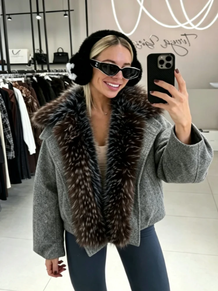 Veste courte femme coupe ample grise avec col et doublure d'aspect fourrure