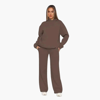 Completo casual donna con cappuccio stile lounge per tutti i giorni e viaggi