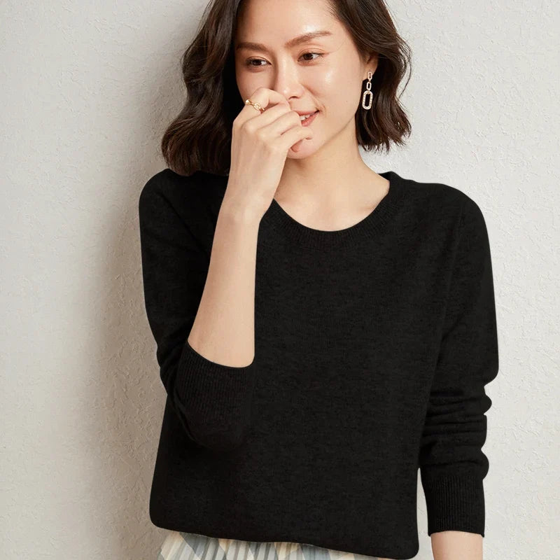 Women's soft-knit solid-color crew-neck long-sleeve sweater