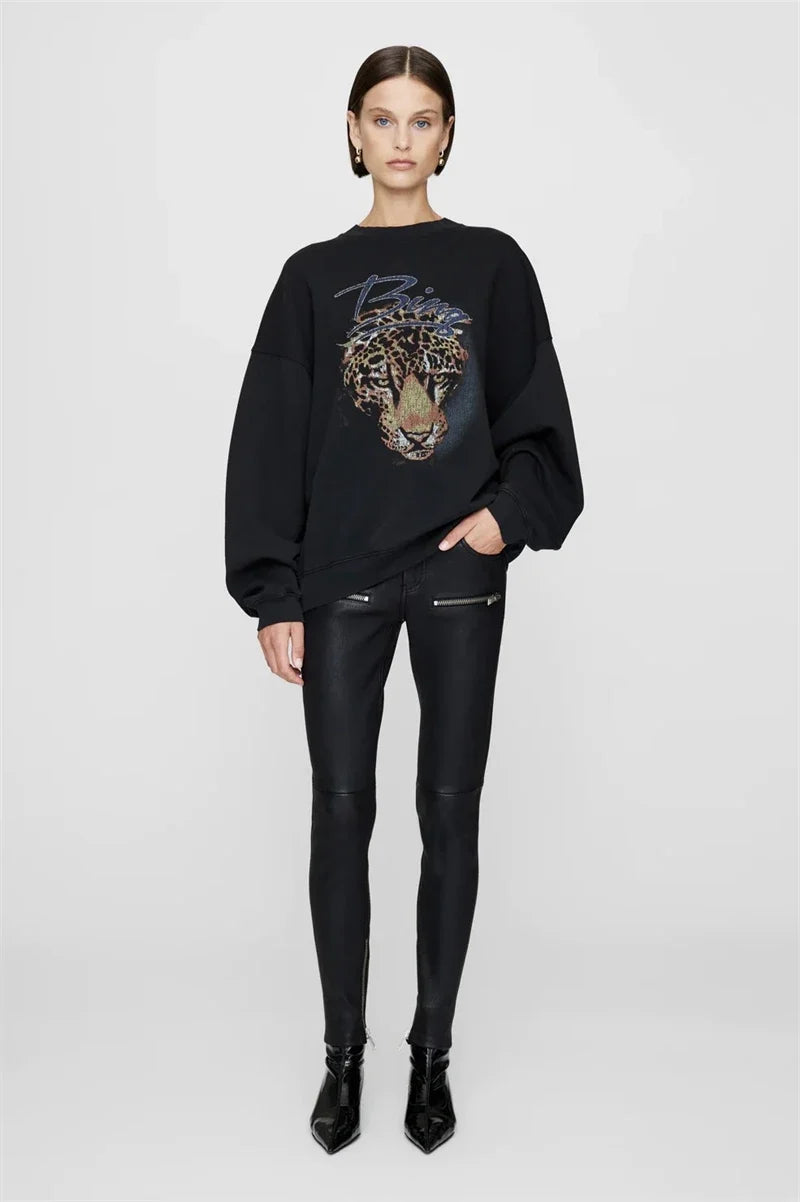 Sweatshirt til kvinder med rund hals og print i grå, bordeaux, sort eller hvid