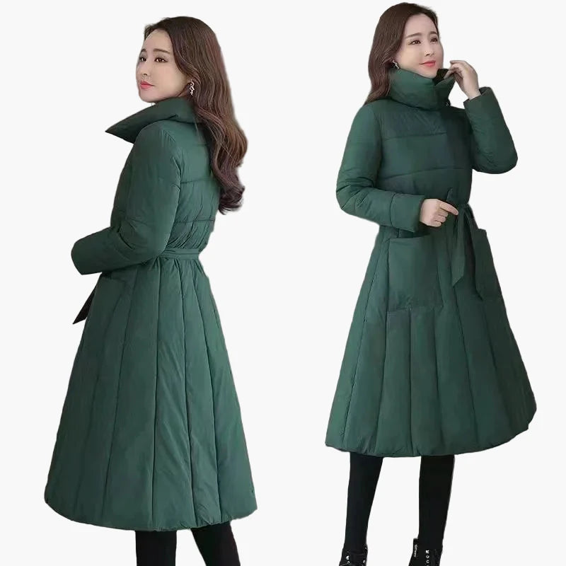 Lang, elegant dunjakke til dame – figursydd og chic vinterstil