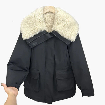 Cappotto invernale donna stile casual con collo foderato e tasche ampie