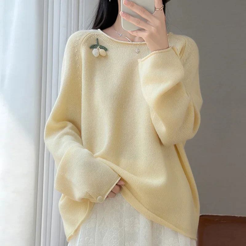 Oversized pullover til kvinder med lange ærmer og broderet mønster - fås i flere farver