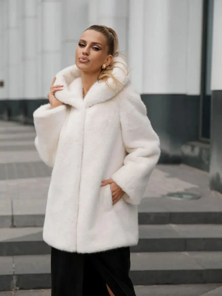 Abrigo de pelo sintético suave con capucha para mujer, blanco