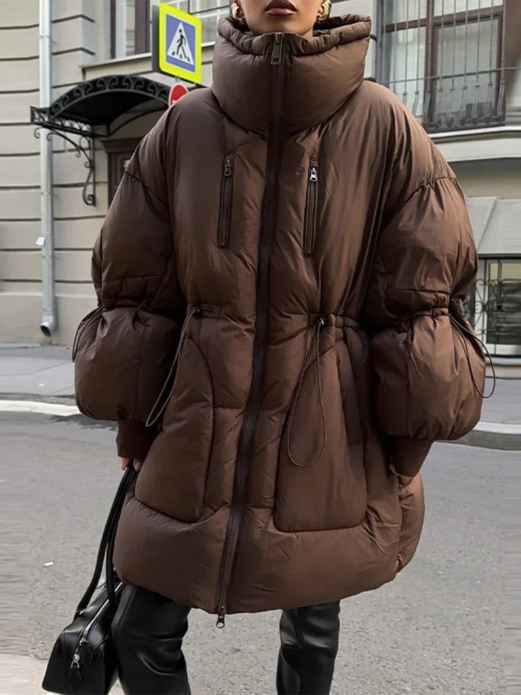 Doudoune matelassée oversize marron col montant et cordon de serrage