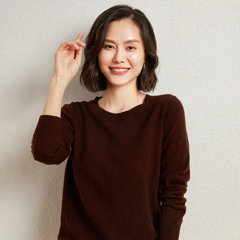 Women's soft-knit solid-color crew-neck long-sleeve sweater